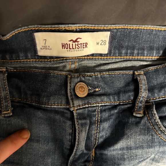 Hollister Women's Medium-Dark Blue Rolled Cuff Denim Shorts - Picture 3 of 3